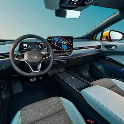 Na stanie Samochód EV SUV Volkswagen ID4 X Auto Parking Zasięg 600 km Dla rodziny