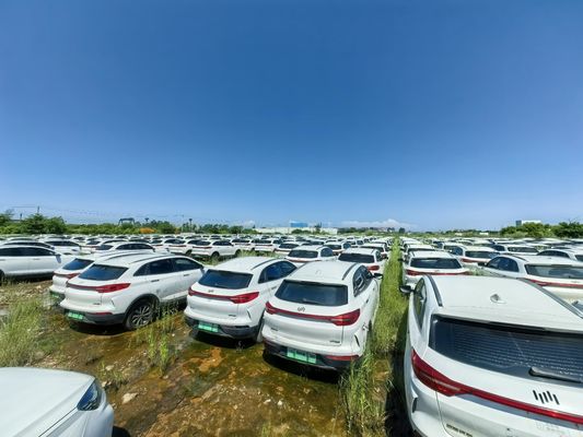 Używany zasięg 400km 160kW elektryczny SUV Weltmeister używany samochód w dobrym stanie niska przebieg czarny
