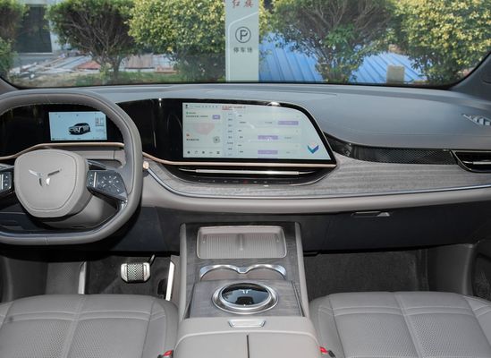 202/253 KW Motor Hongqi Limousine Elektryczny samochód o maksymalnej prędkości 200 km/h i długości 4925 mm