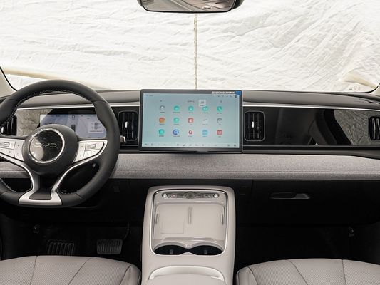 Wyświetlacz dotykowy Wnętrze Funkcje 2025 Model BYD Samochód elektryczny z dachem słonecznym i energią akumulatora 60,9 kWh Szybkie ładowanie Pojazd elektryczny Gorąca sprzedaż