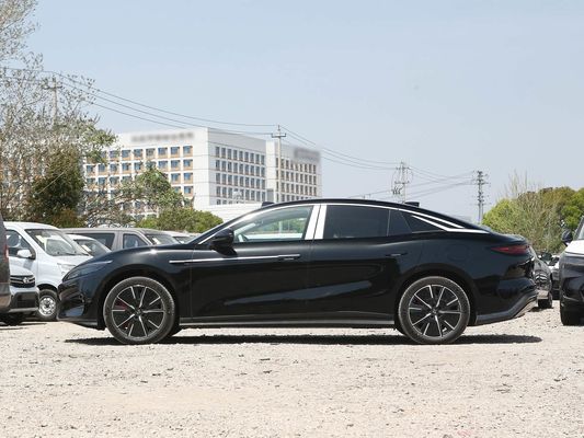 Model pojazdu 601km zasięg 83.2kWh pojemność akumulatora AWD szybkie ładowanie dach słoneczny wysokonapięciowa konstrukcja wygodna dla rodziny