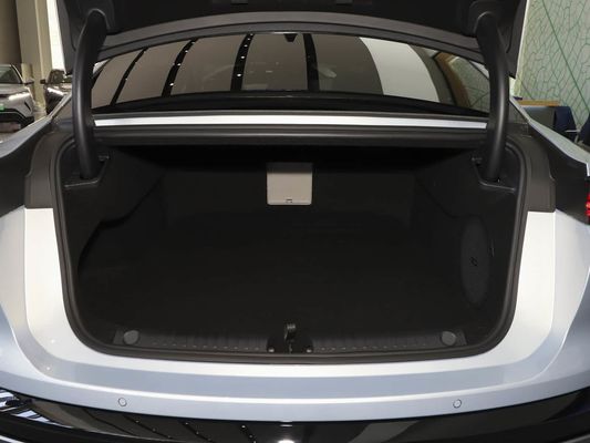 Model pojazdu 601km zasięg 83.2kWh pojemność akumulatora AWD szybkie ładowanie dach słoneczny wysokonapięciowa konstrukcja wygodna dla rodziny