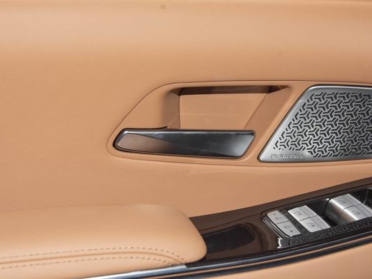 Model pojazdu 601km zasięg 83.2kWh pojemność akumulatora AWD szybkie ładowanie dach słoneczny wysokonapięciowa konstrukcja wygodna dla rodziny