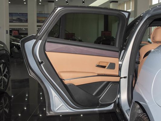 Model pojazdu 601km zasięg 83.2kWh pojemność akumulatora AWD szybkie ładowanie dach słoneczny wysokonapięciowa konstrukcja wygodna dla rodziny