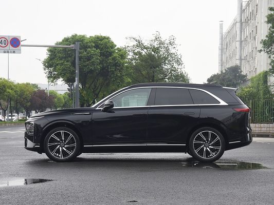 2025 Xpeng G9 W pełni elektryczny SUV 93,1 kWh Pojemność akumulatora 423 kW Maksymalna moc silnika 680 km Długi zasięg i szybkie ładowanie z dachem słonecznym