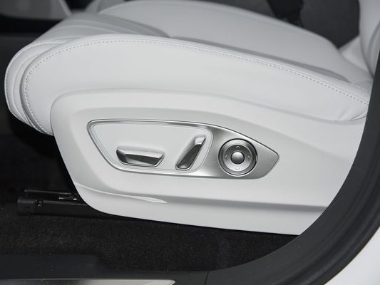 2025 Xpeng G9 W pełni elektryczny SUV 93,1 kWh Pojemność akumulatora 423 kW Maksymalna moc silnika 680 km Długi zasięg i szybkie ładowanie z dachem słonecznym