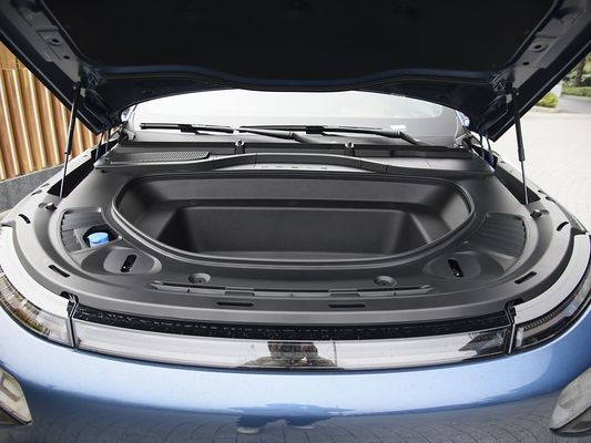 2025 Xpeng G9 W pełni elektryczny SUV 93,1 kWh Pojemność akumulatora 423 kW Maksymalna moc silnika 680 km Długi zasięg i szybkie ładowanie z dachem słonecznym