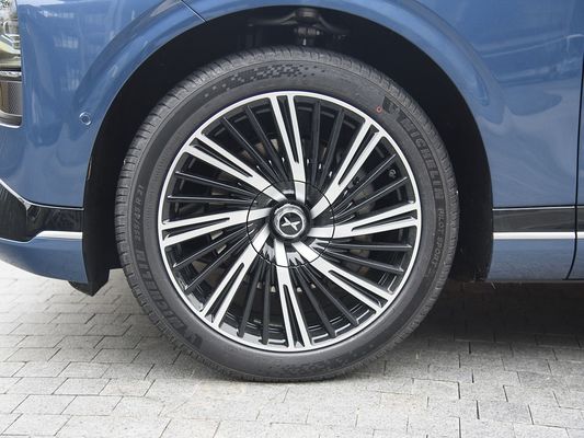 Maksymalnie zwiększ swoje doświadczenie z Xpeng G9 Szybkie ładowanie Pojazd elektryczny Maksymalny moment obrotowy silnika 695N.m Maksymalna moc silnika 423kW Maksymalna prędkość 200km/h