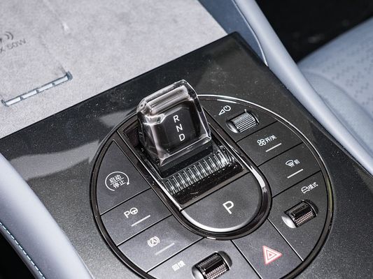 2025 BYD Elektryczny pojazd Pieczęć 06GT Szybki czas ładowania 0,33 Hrs i wydajność Długi zasięg 550KM Duża bateria z dachem słonecznym dla rodziny
