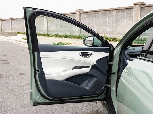 2025 BYD Elektryczny pojazd Pieczęć 06GT Szybki czas ładowania 0,33 Hrs i wydajność Długi zasięg 550KM Duża bateria z dachem słonecznym dla rodziny