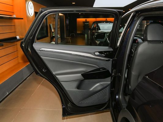 2025 VW Pojazd elektryczny ID.4 Szybkie ładowanie Samochód Długi zasięg 601km 80,4kWh Akumulator Gorąca sprzedaż Nowy model Dobra wydajność z dachem słonecznym