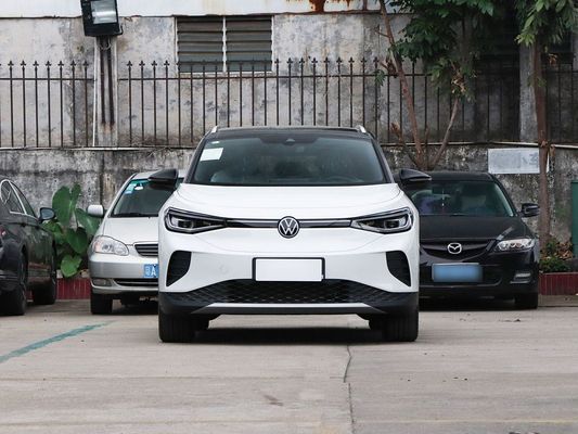 Niezrównana wydajność VW ID4 używany samochód elektryczny z zasięgiem 600 km i nieodtwarzalnym panoramicznym dachem słonecznym